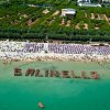 Spiaggia con scritta 
